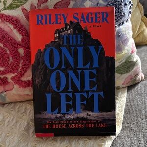 The Only One Left Hardcover Book Riley Sager Great condition